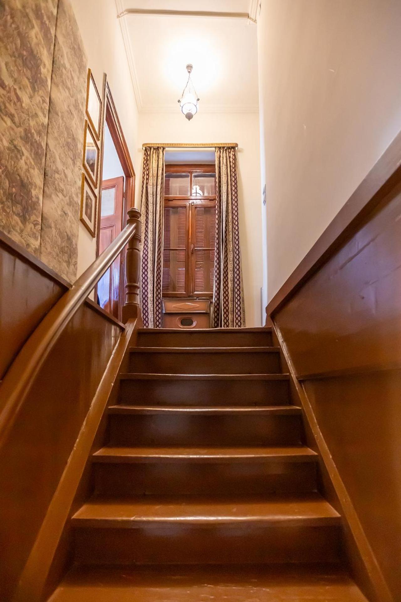 Era Of Elegance: 1928 Classic Dwelling Триполис Екстериор снимка