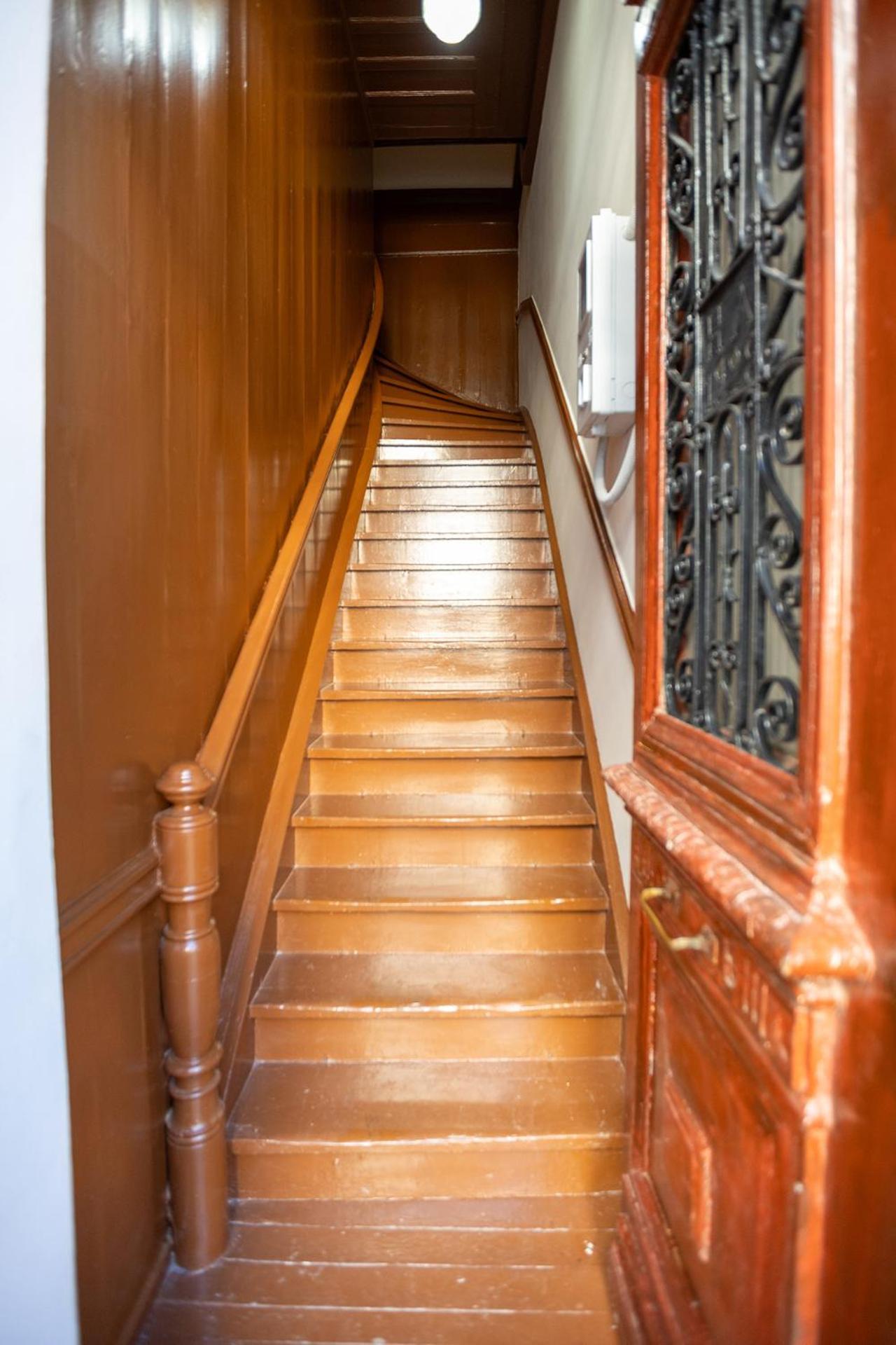 Era Of Elegance: 1928 Classic Dwelling Триполис Екстериор снимка