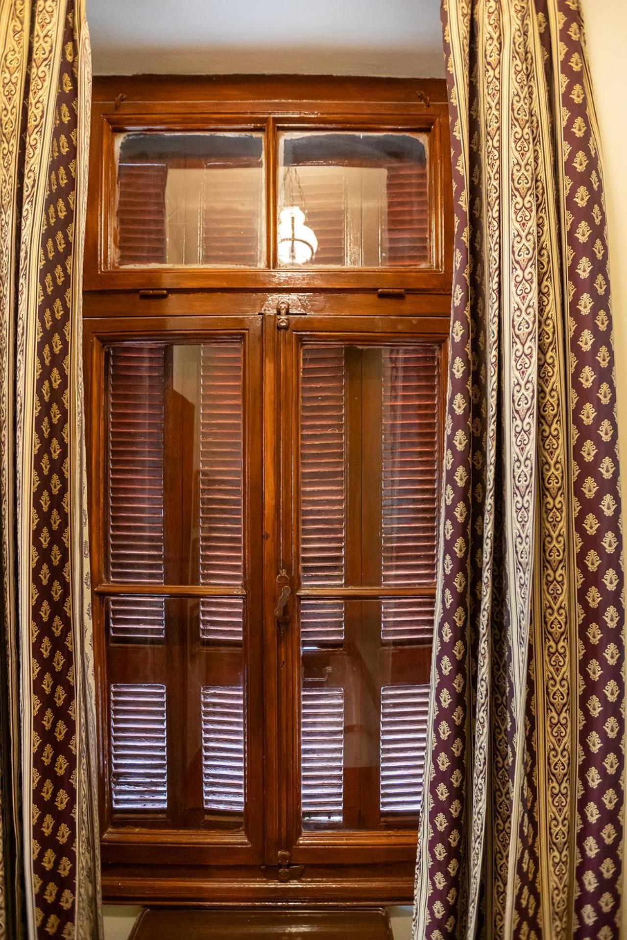 Era Of Elegance: 1928 Classic Dwelling Триполис Екстериор снимка